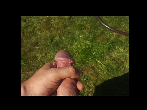 ❤️ Una guapa calenta es folla el seu cony rosa i es corre amb un esquitxat en un jardí d'estiu ❤❌ Súper porno a nosaltres ca.chancel.top ﹏