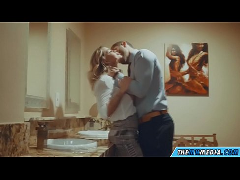 ❤️ Quan una rossa tetona et sedueix en un lavabo públic ❤❌ Súper porno a nosaltres ca.chancel.top ﹏